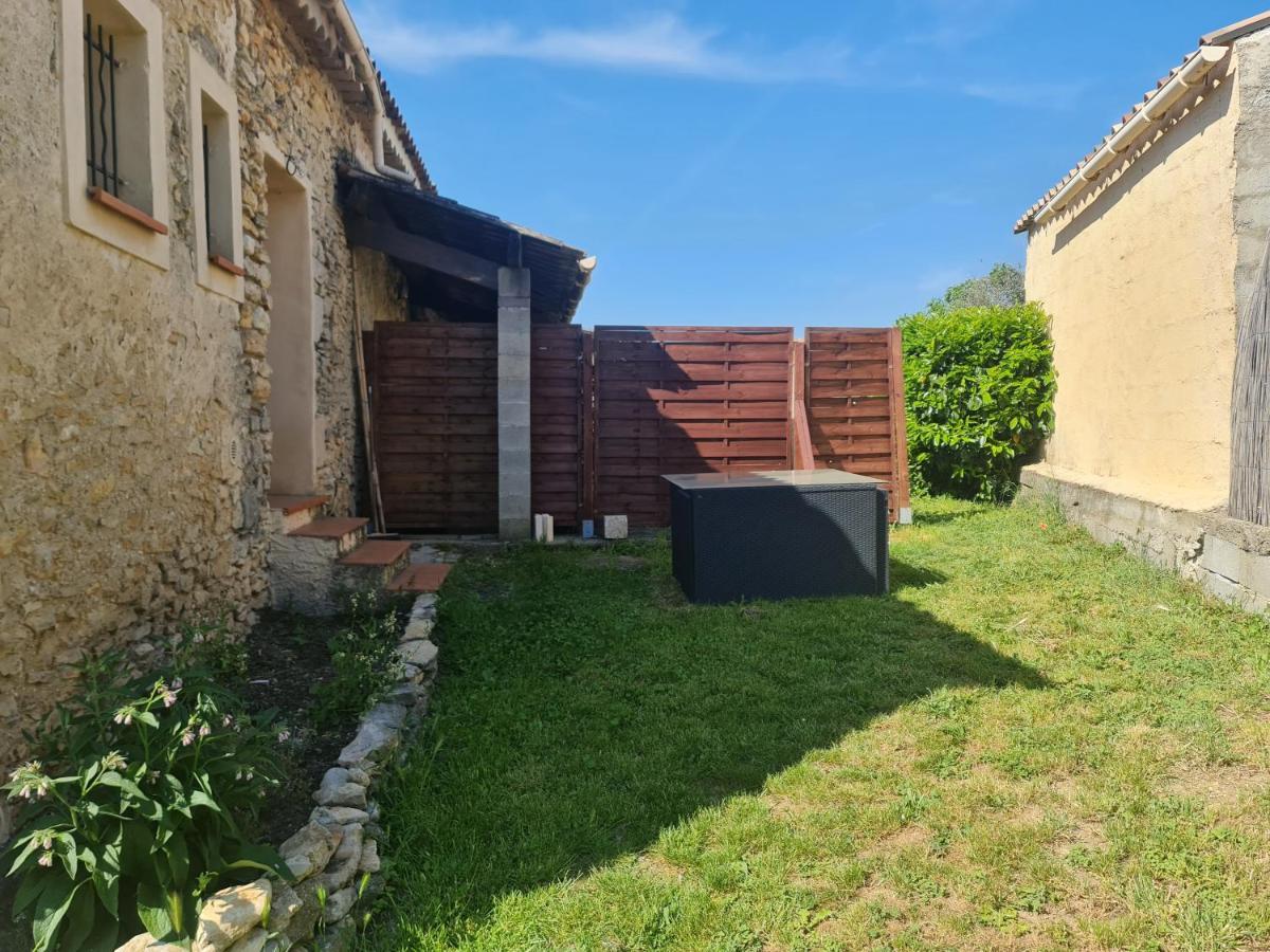 Le Gite De La Badassiere Apartment Forcalquier Bagian luar foto