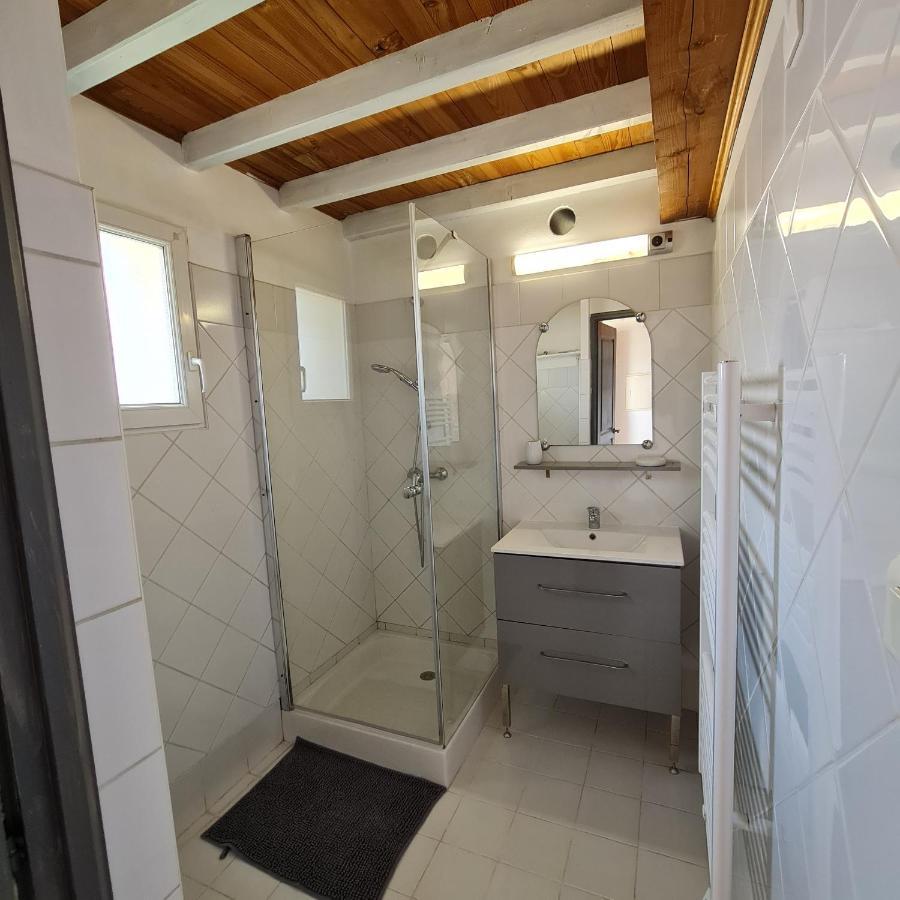 Le Gite De La Badassiere Apartment Forcalquier Bagian luar foto